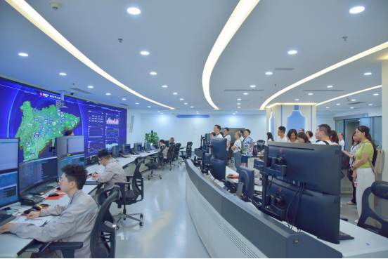 探绿色能源悟中华文化——国家能源集团“中国神华之旅2025”活动侧记(图2)