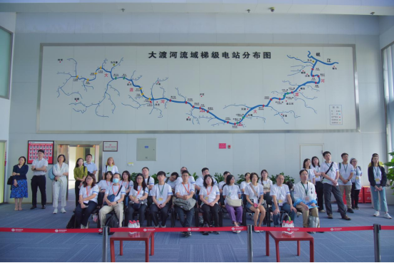 探绿色能源悟中华文化——国家能源集团“中国神华之旅2025”活动侧记(图1)