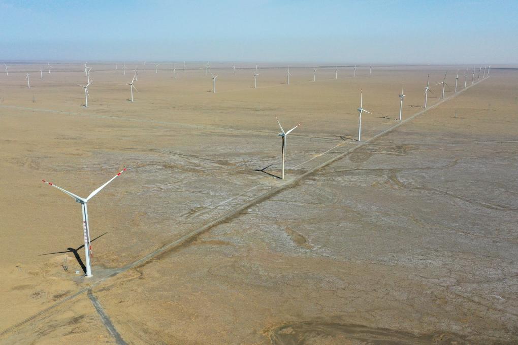 砥砺奋进七十载天山南北谱华章丨从“沙戈荒”到“新蓝海”——新疆能源建设绘就绿色发展新图景(图1)