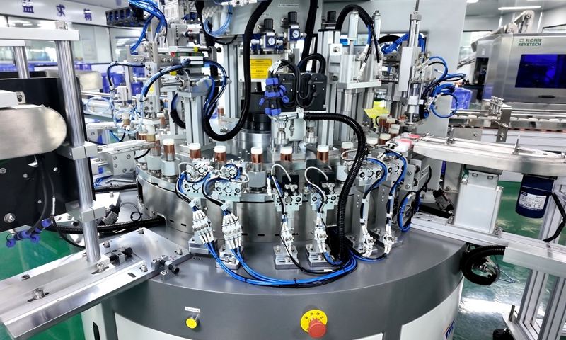 中建八局四川新能源科技取得外墙安装的槽盒结构专利有效避免室内侧观看的眩光影响(图2)