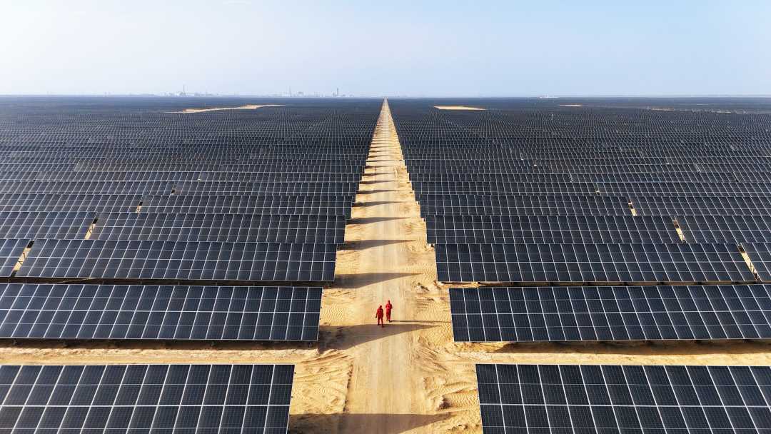 中国石油塔里木油田年光伏发电量突破20亿千瓦时(图1)