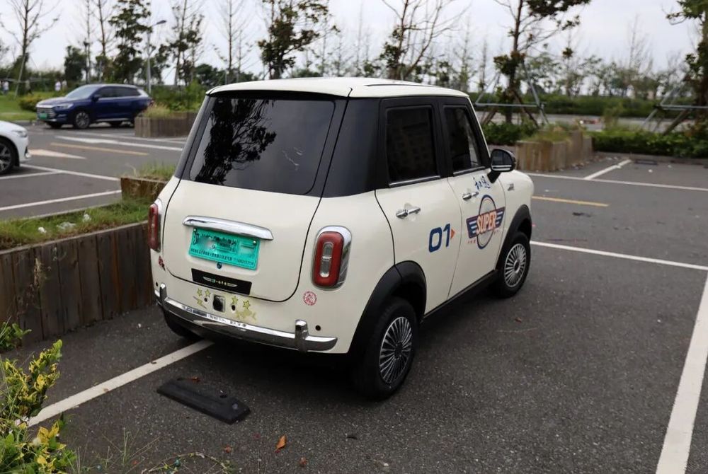 新能源“玛莎拉蒂”2万6“大G越野”仅3万！“老头乐”流行背后难题咋解？(图6)