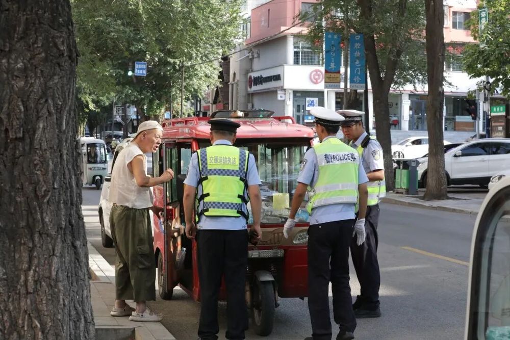 新能源“玛莎拉蒂”2万6“大G越野”仅3万！“老头乐”流行背后难题咋解？(图1)